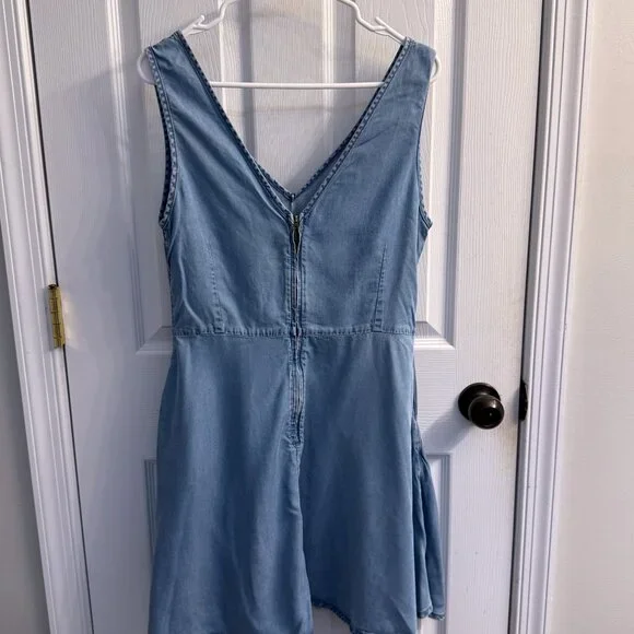 Topshop Denim Mini Skater Dress w/ Pockets – Light Blue – Size 8 – Nordstrom - Picture 5 of 6
